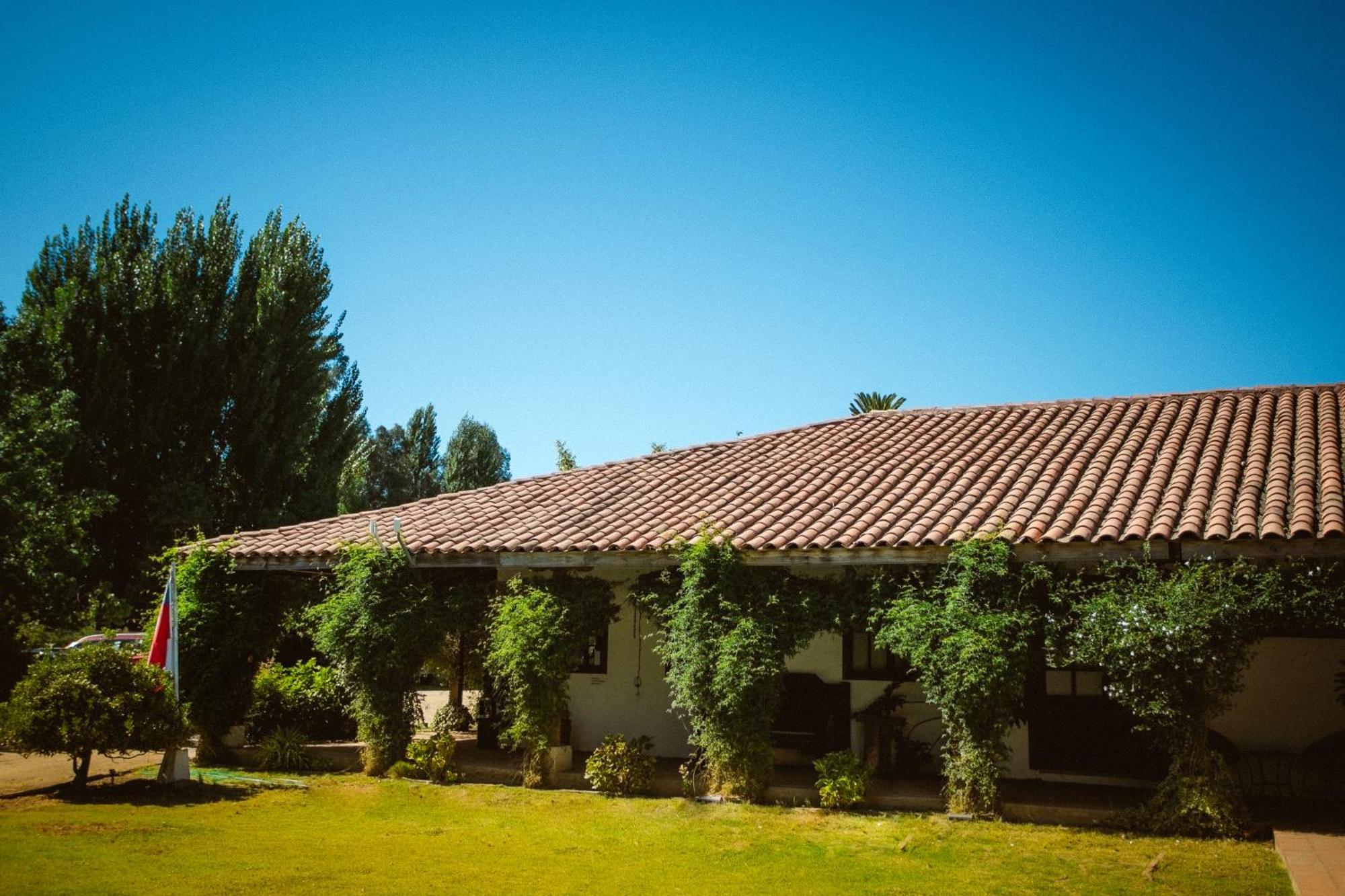 Hotel Hoja De Parra Santa Cruz Exterior photo